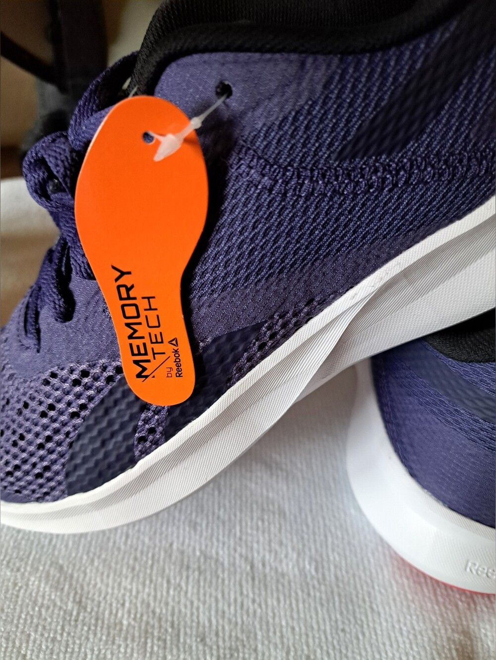 REEBOK Navy SNEAKERS Athletic Lace-Up Sneakers SIZE 7.5 memory tech BRAND NEW